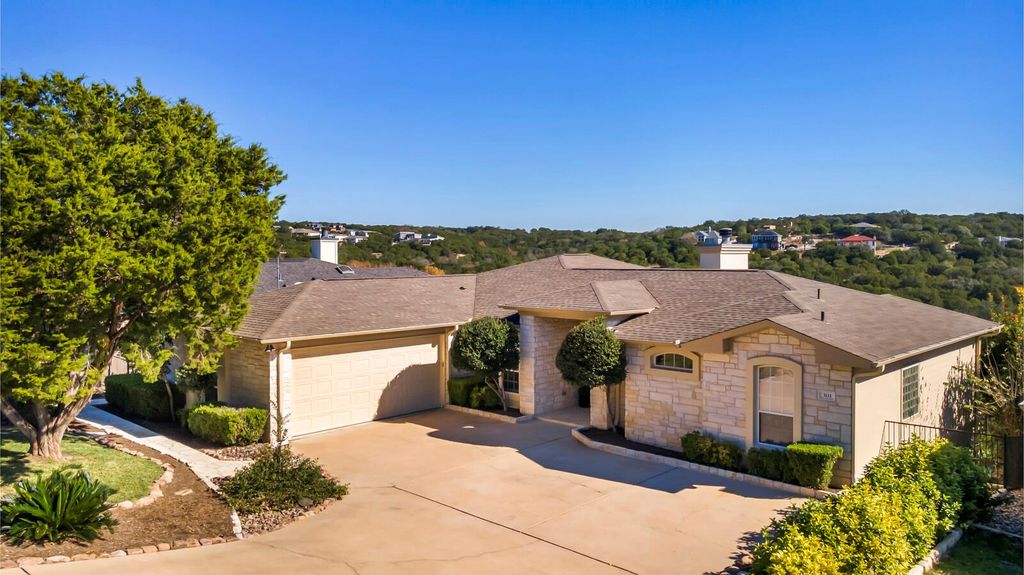 Photo of 3111 Burnside CIR, Lago Vista, TX 78645 (MLS # 5652470)