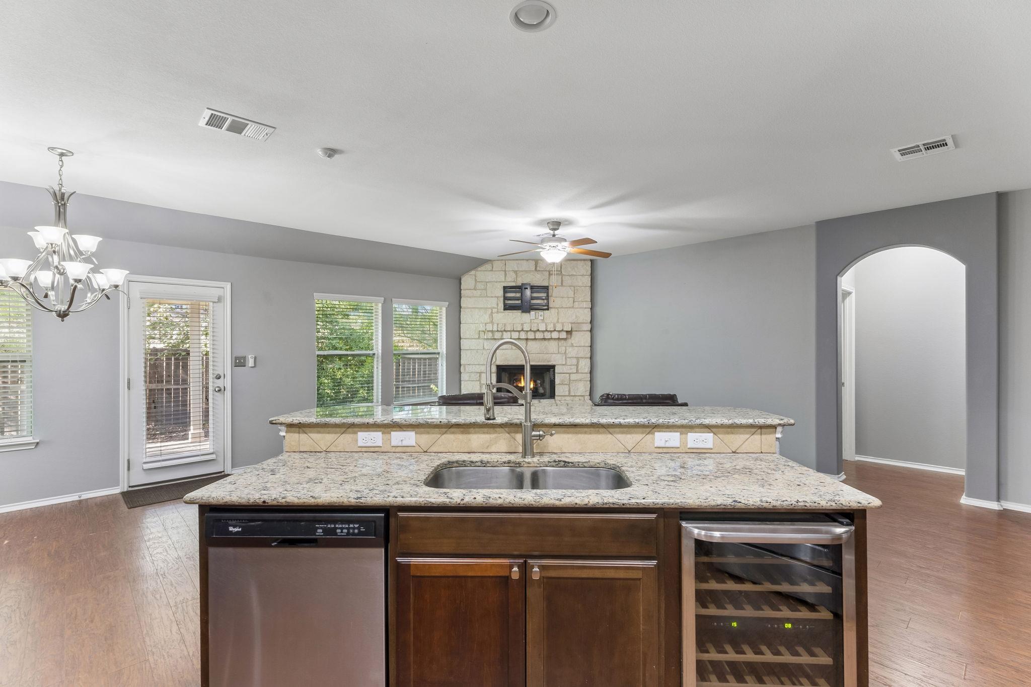 9624 Alex LN