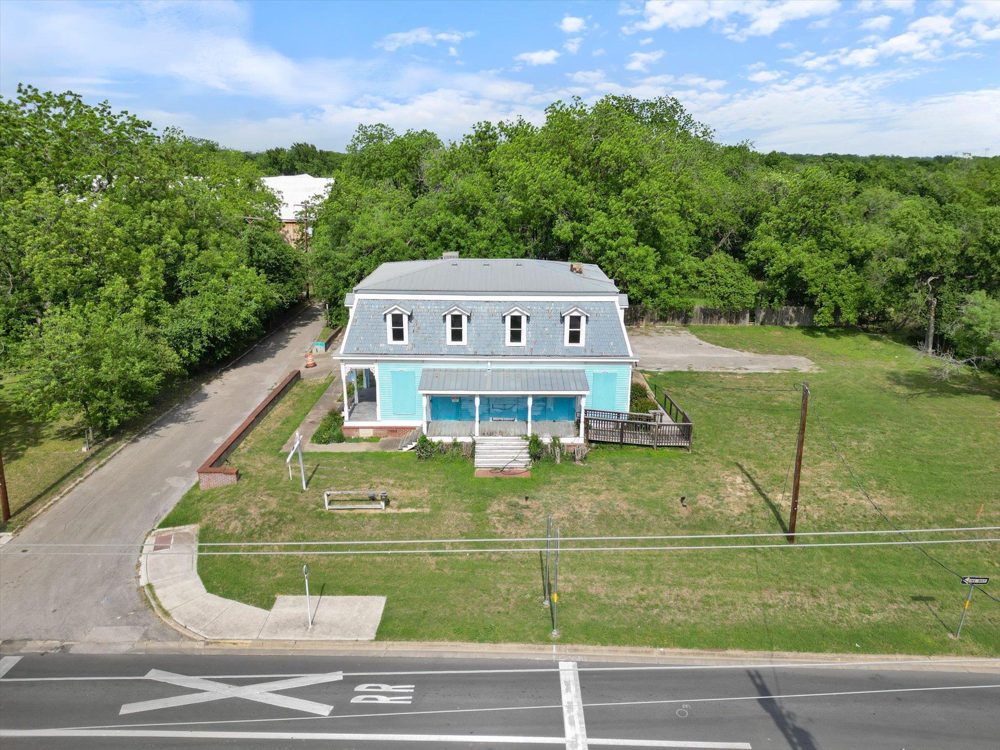 321 S Lbj DR