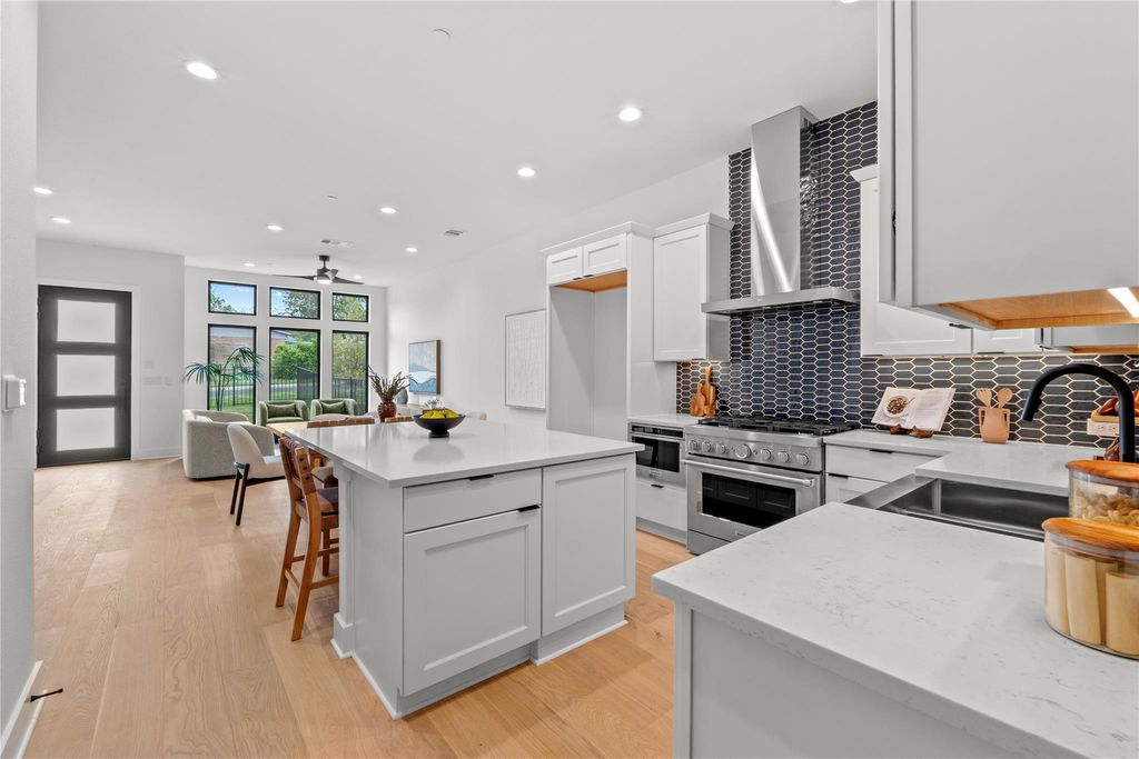 Photo for 2707 Dulce LN #7, Austin, TX 78704 (MLS # 1311974)