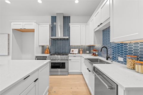 Tiny photo for 2707 Dulce LN #7, Austin, TX 78704 (MLS # 1311974)