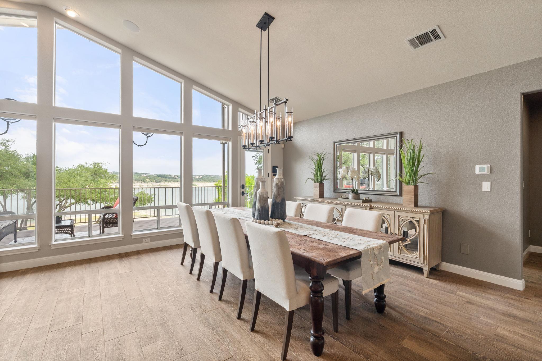 212 Lakefront DR