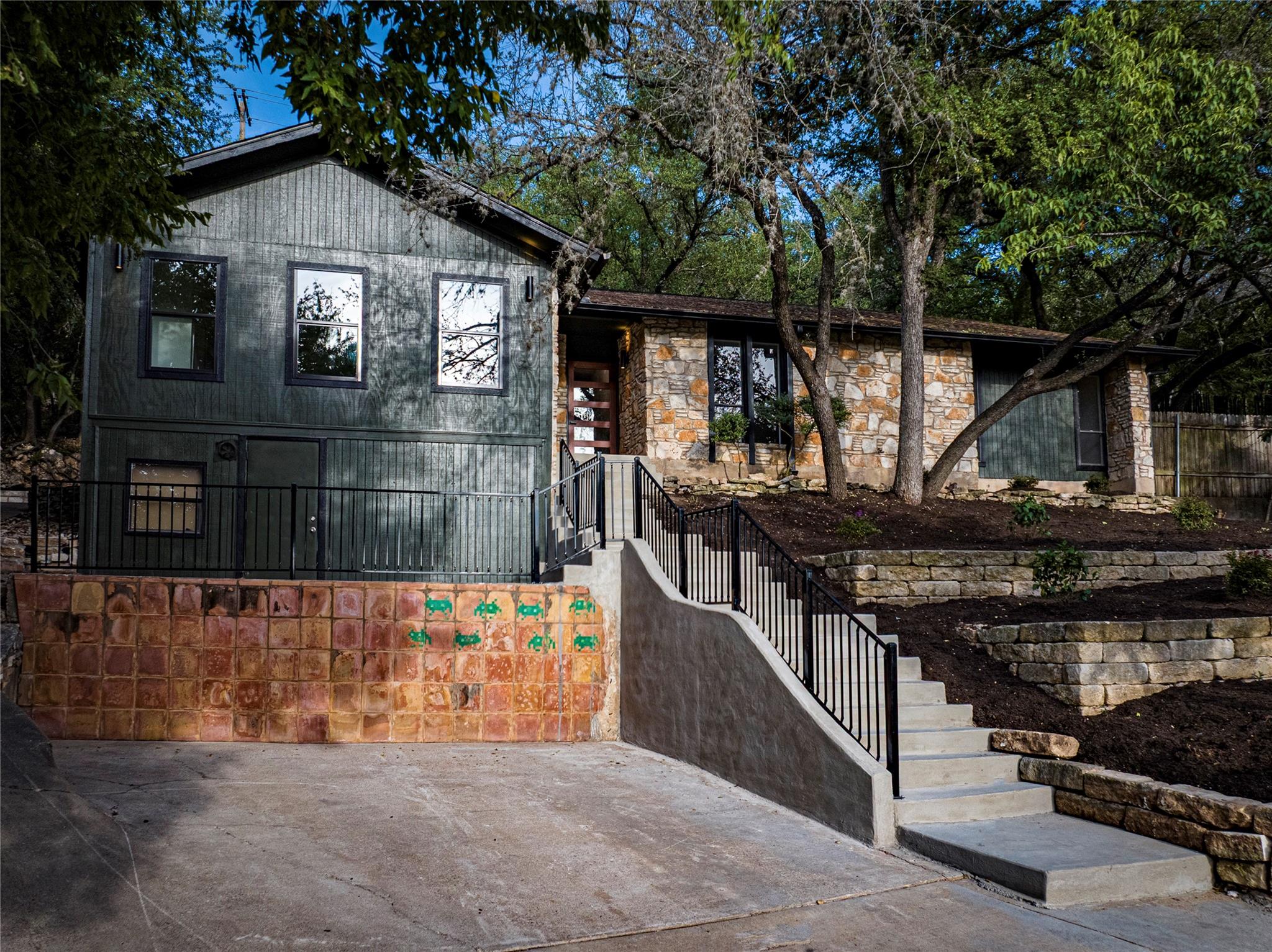 2400 Rockingham CIR