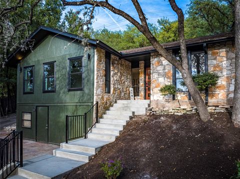 Photo of 2400 Rockingham CIR, Austin, TX 78704 (MLS # 2127053) Photo of 2400 Rockingham CIR, Austin, TX 78704 (MLS # 2127053)