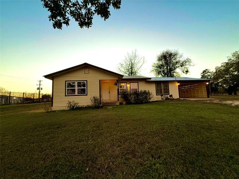209 County Road 310 Rockdale TX 76567