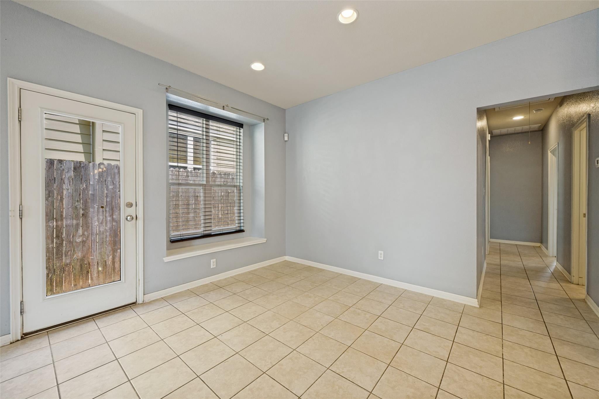 138 Wainscot Oak WAY