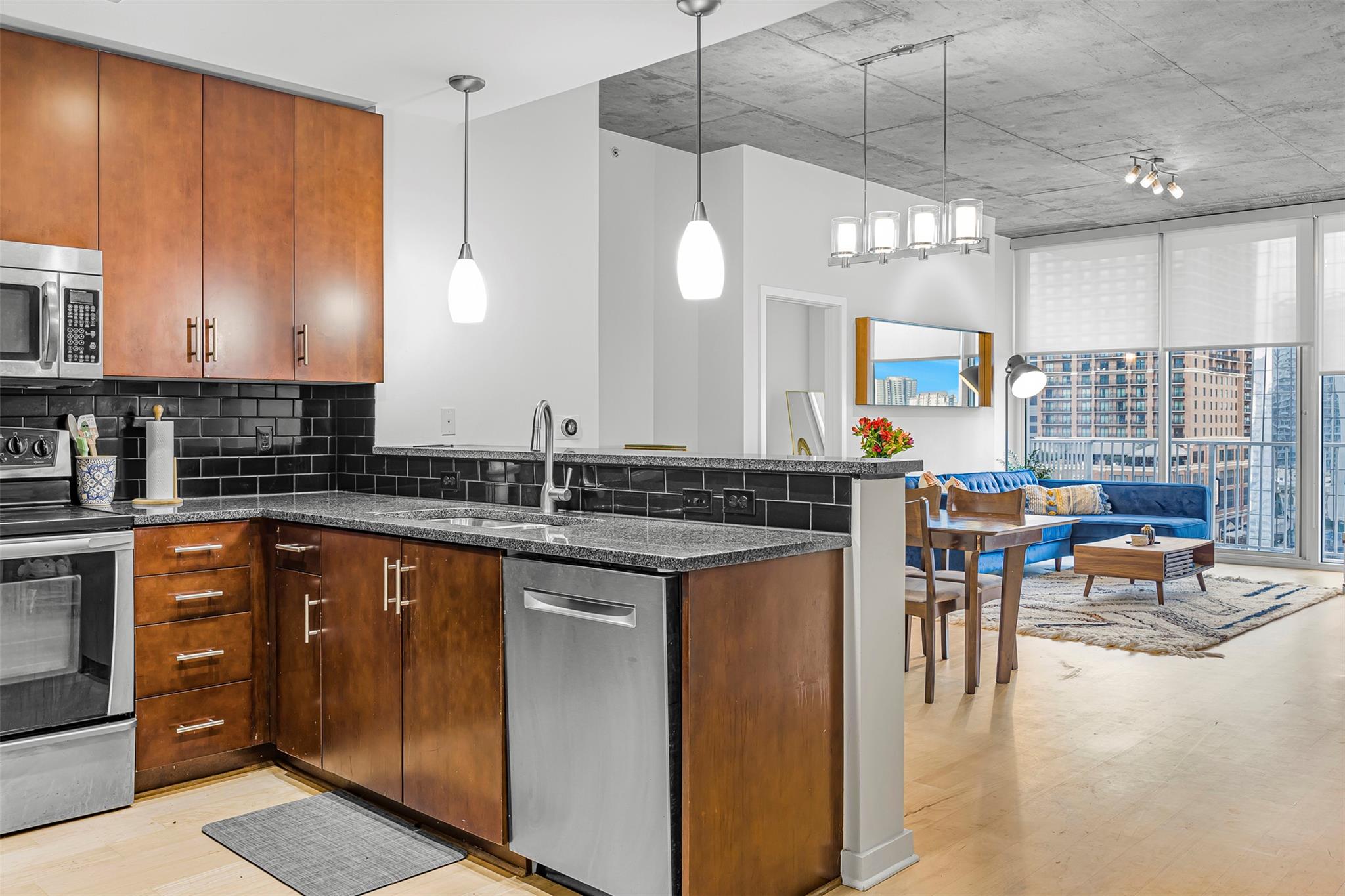 360 Nueces ST 1105