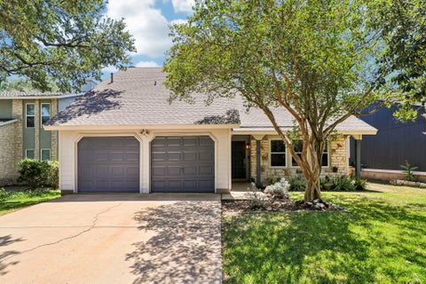 Photo of 7703 Copperas DR, Austin, TX 78749 (MLS # 2616988)