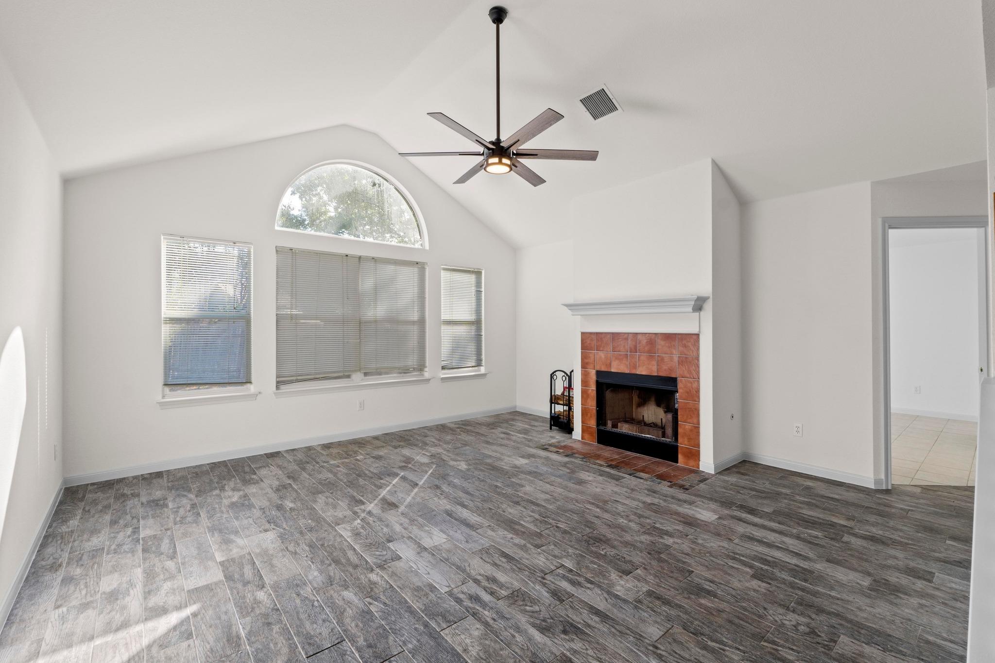 202 E Custers Creek BND