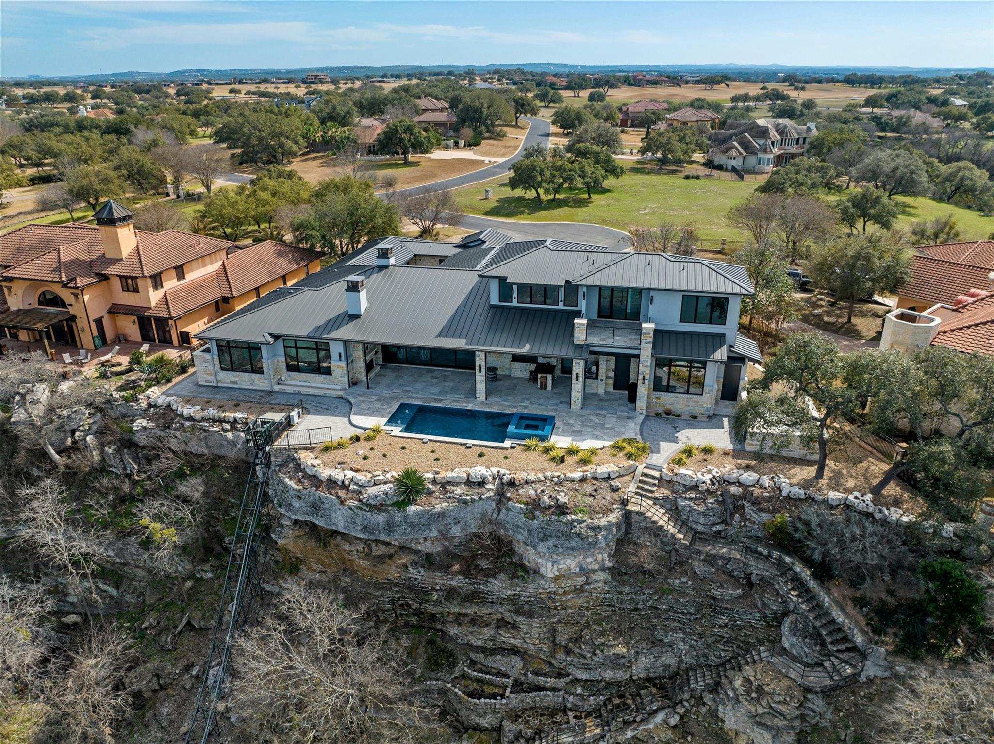 2923 Cliff PT