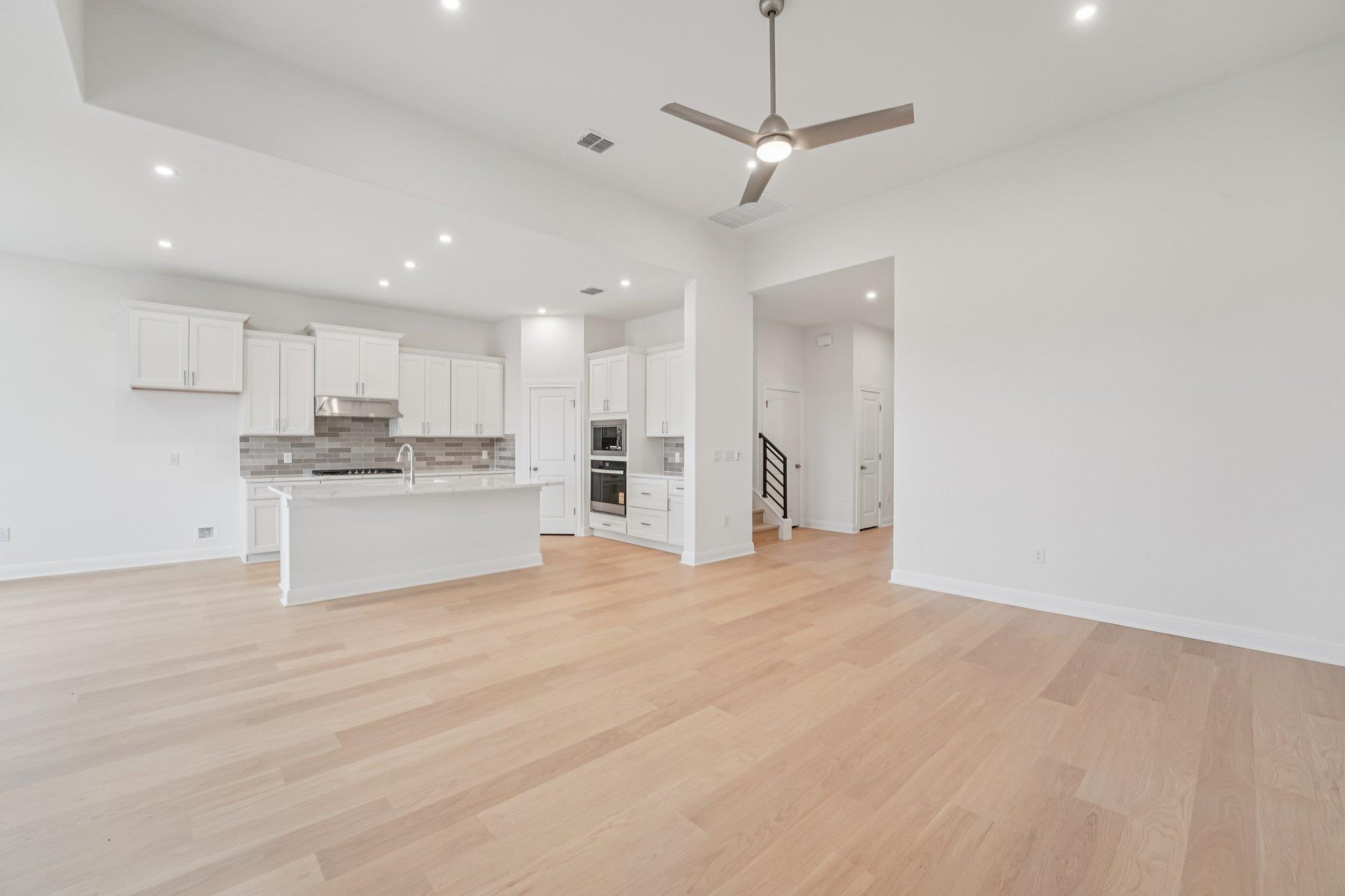 243 Tenny LN