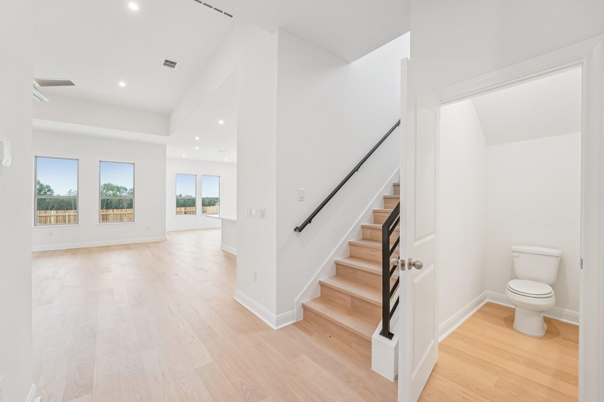 243 Tenny LN