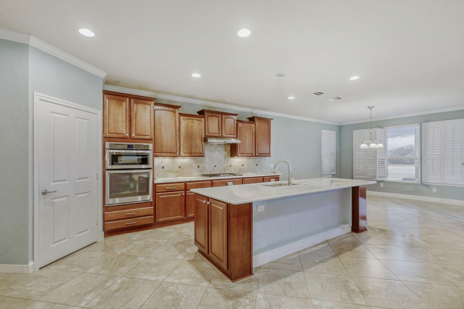 114 Davis Mountain CIR