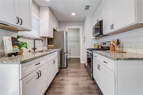 Tiny photo for 4810 Creekwood RD, Austin, TX 78723 (MLS # 6590024)