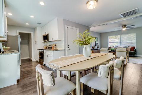 Tiny photo for 4810 Creekwood RD, Austin, TX 78723 (MLS # 6590024)