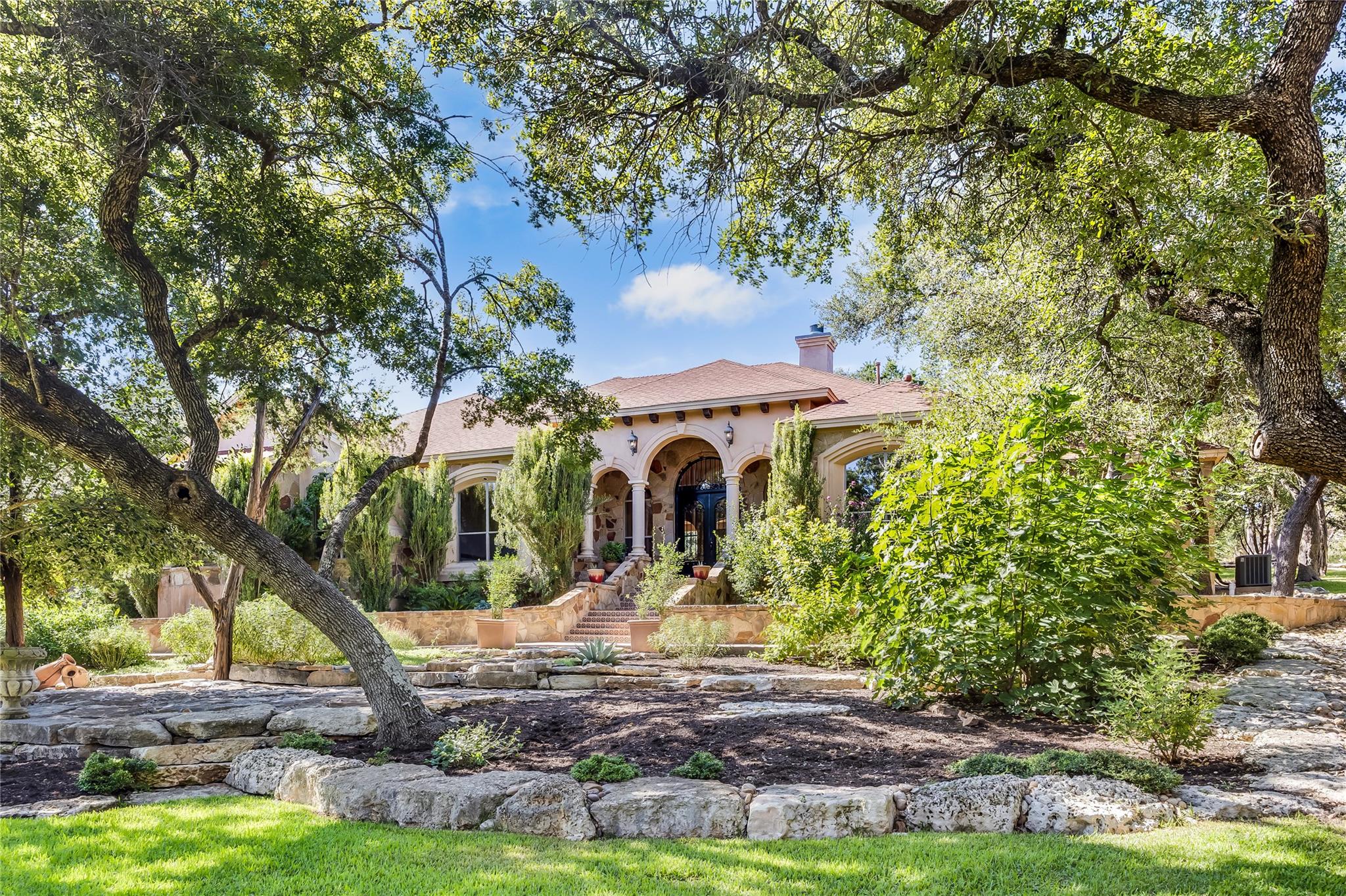 6709 N Lakewoods DR