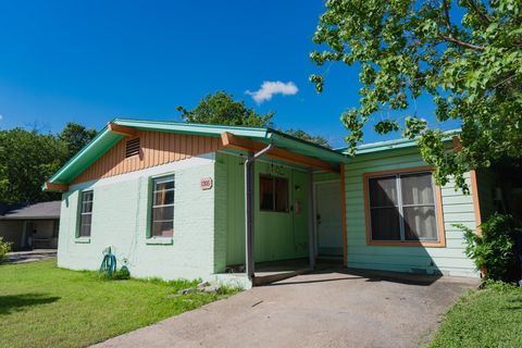 1305 Larkspur RD Austin TX 78758