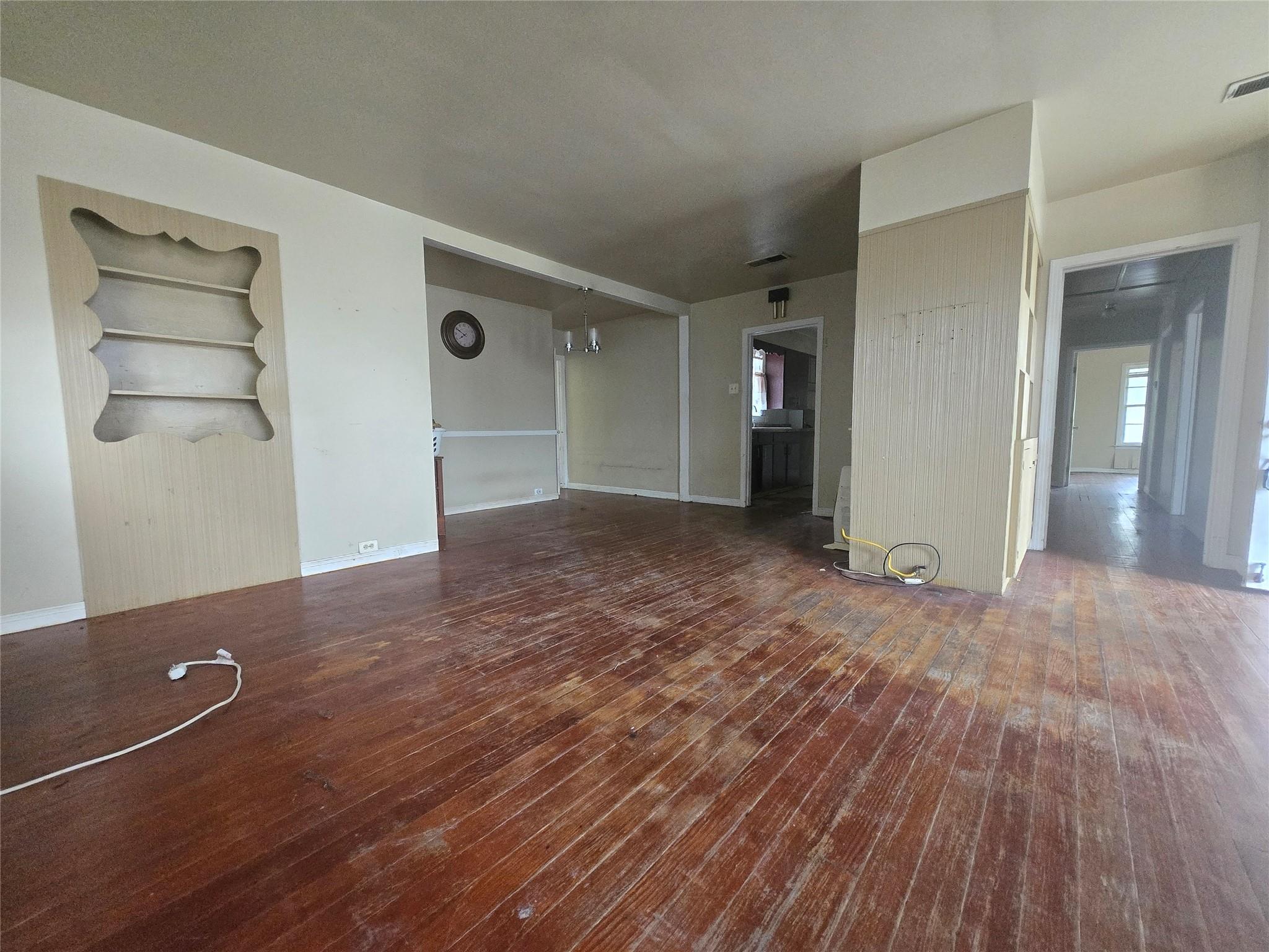 121 E Guadalupe ST
