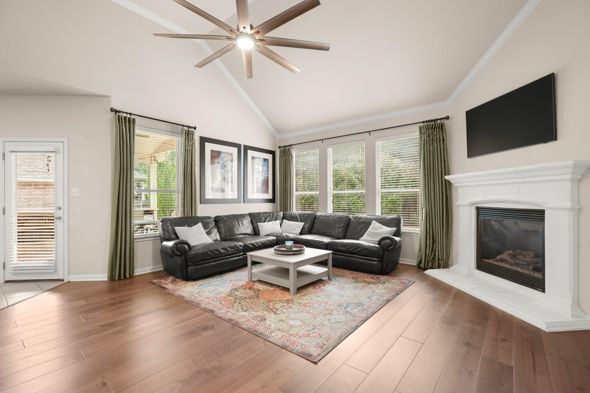 606 Victoria DR