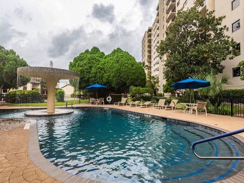 Tiny photo for 40 N Interstate 35 Highway #6C1, Austin, TX 78701 (MLS # 1105828)