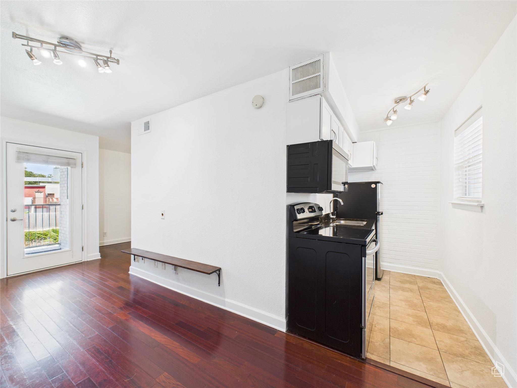 2020 S Congress Ave 1209