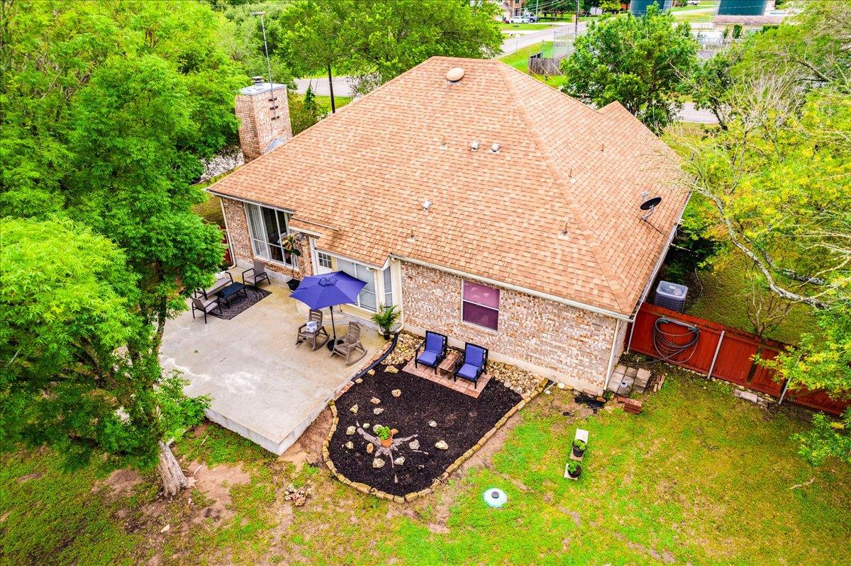210 Meadow Woods DR