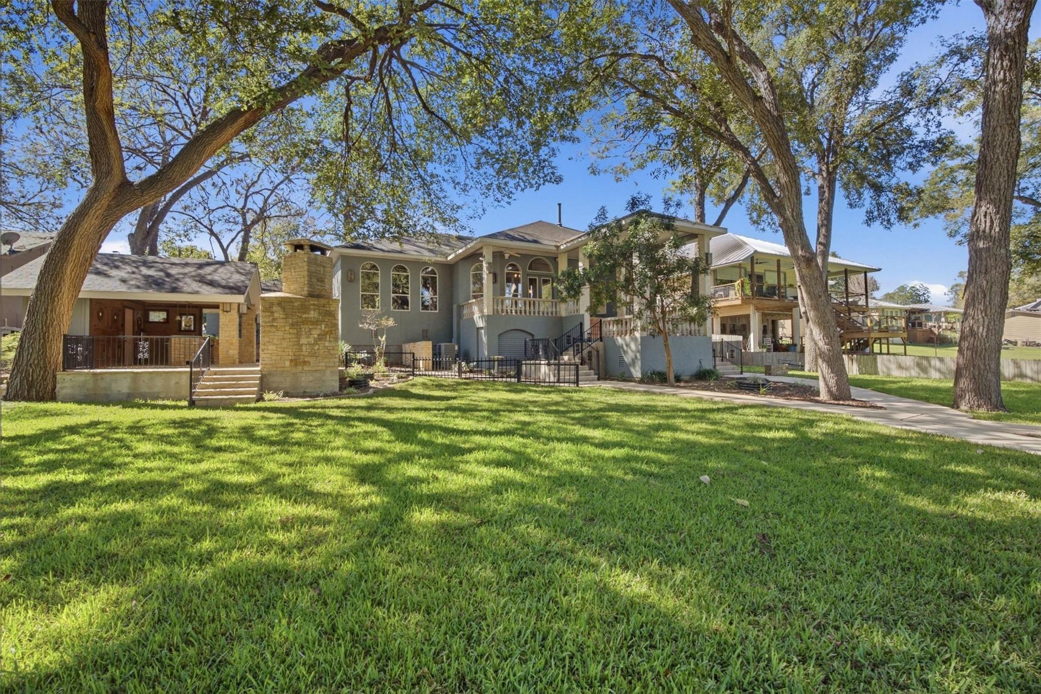 887 Lone Star DR