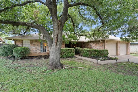 Photo of 2714 Thrushwood DR, Austin, TX 78757 (MLS # 7491567)