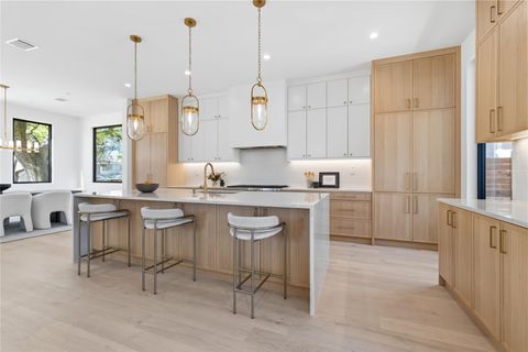 1702 W 30th ST Austin TX 78703