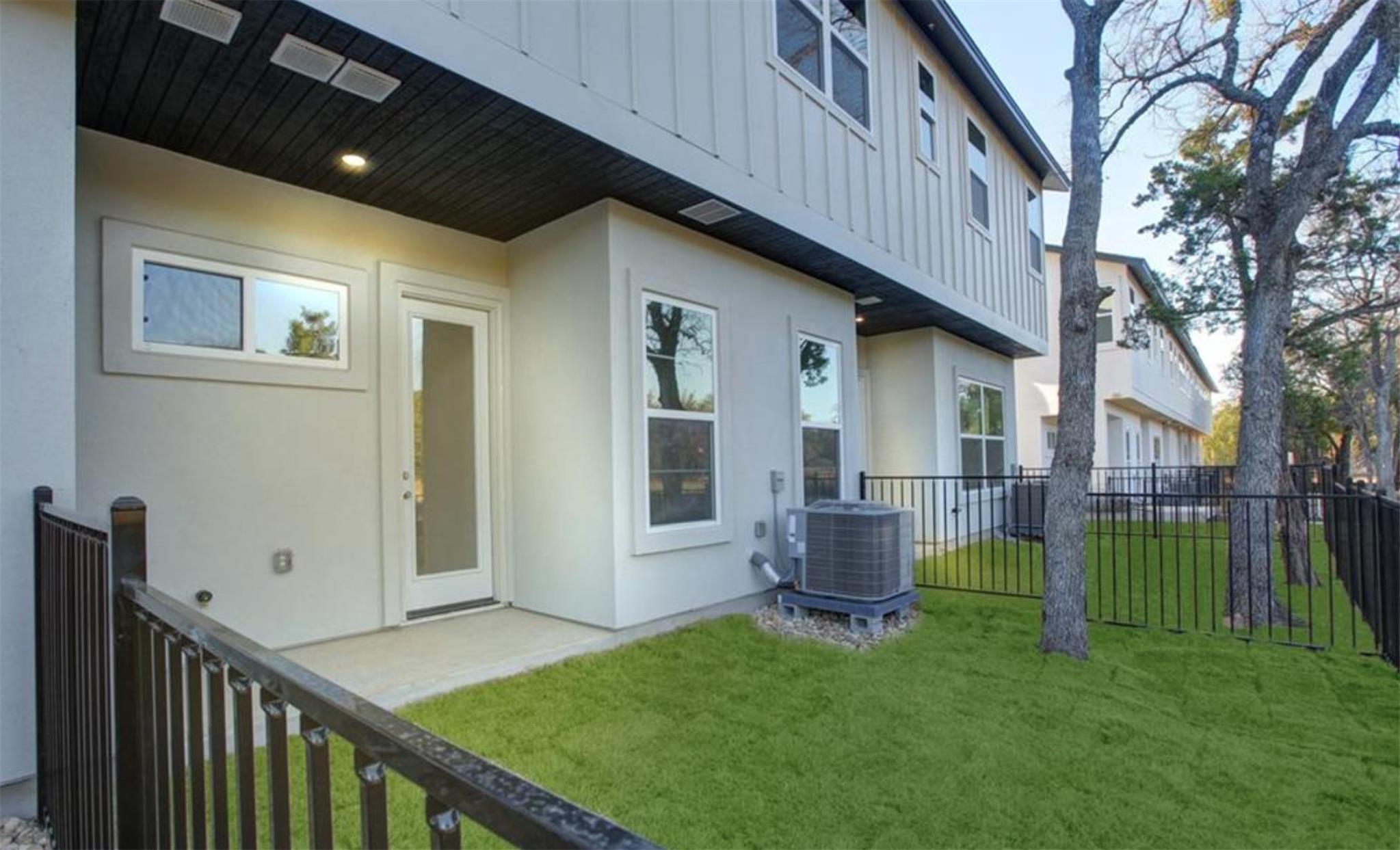 12001 Vista Parke DR 1002