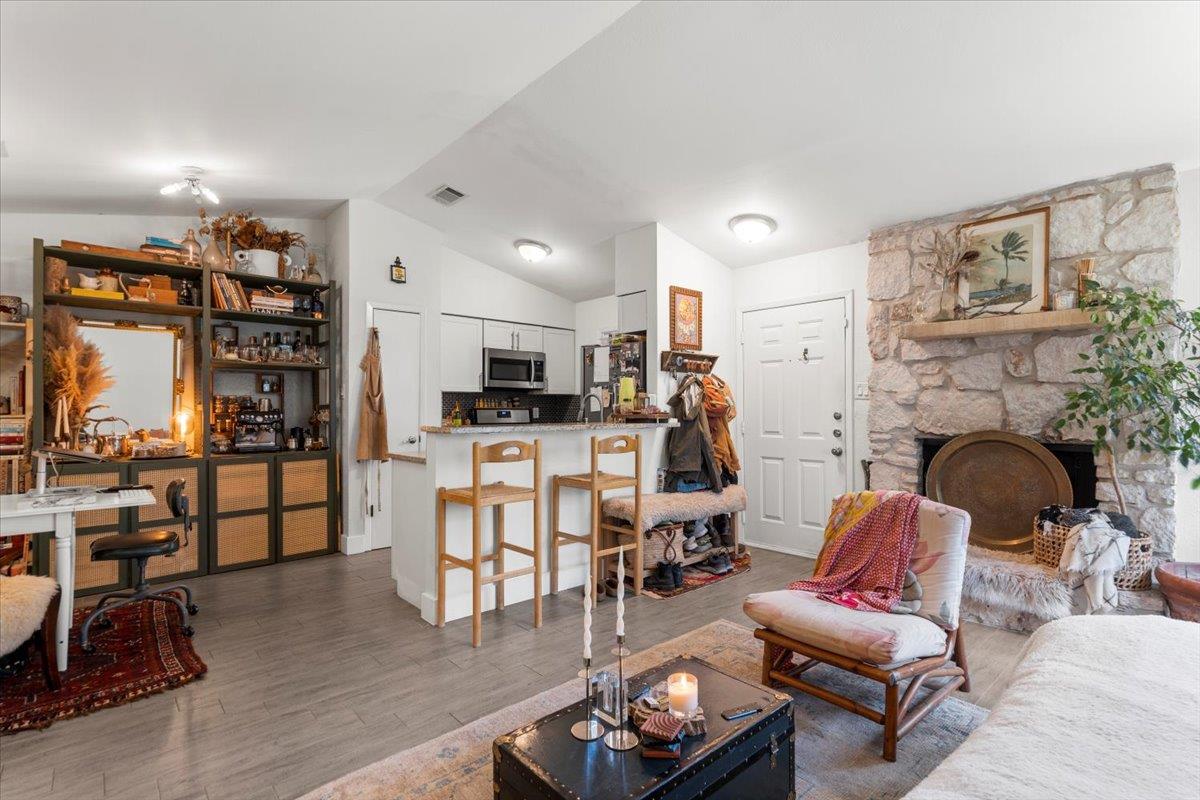 8008 Clydesdale DR