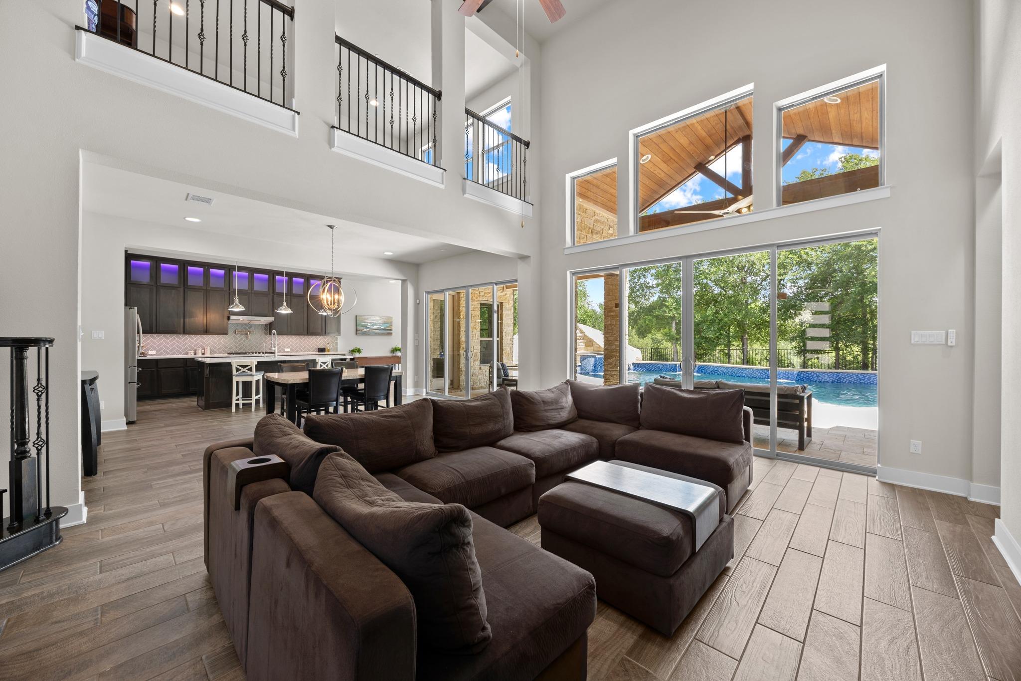 4033 Anderson Bluff DR