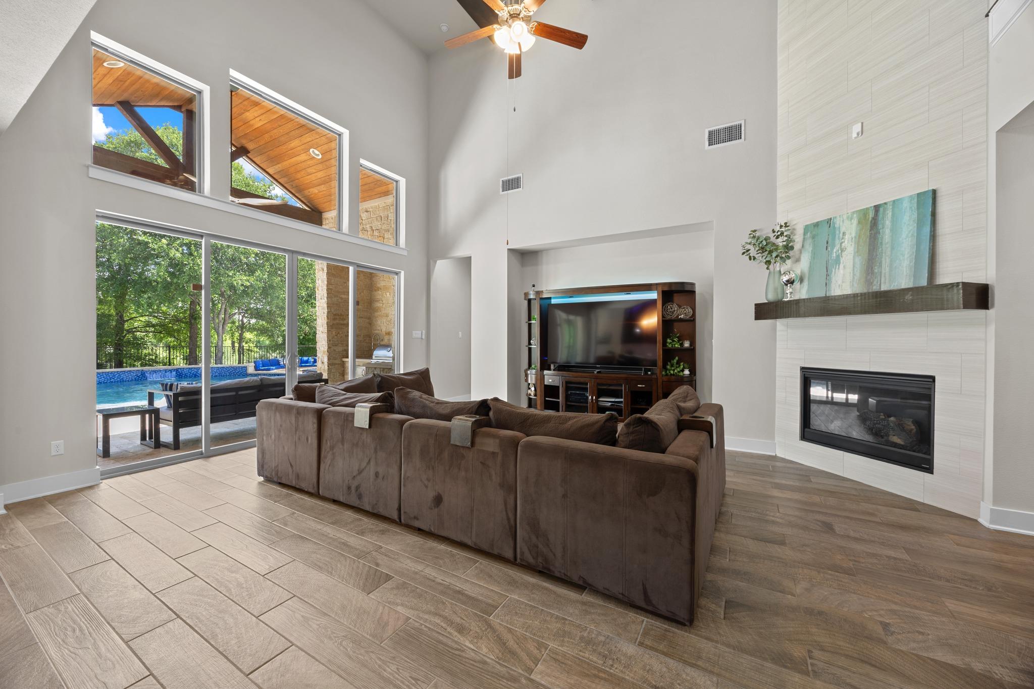 4033 Anderson Bluff DR