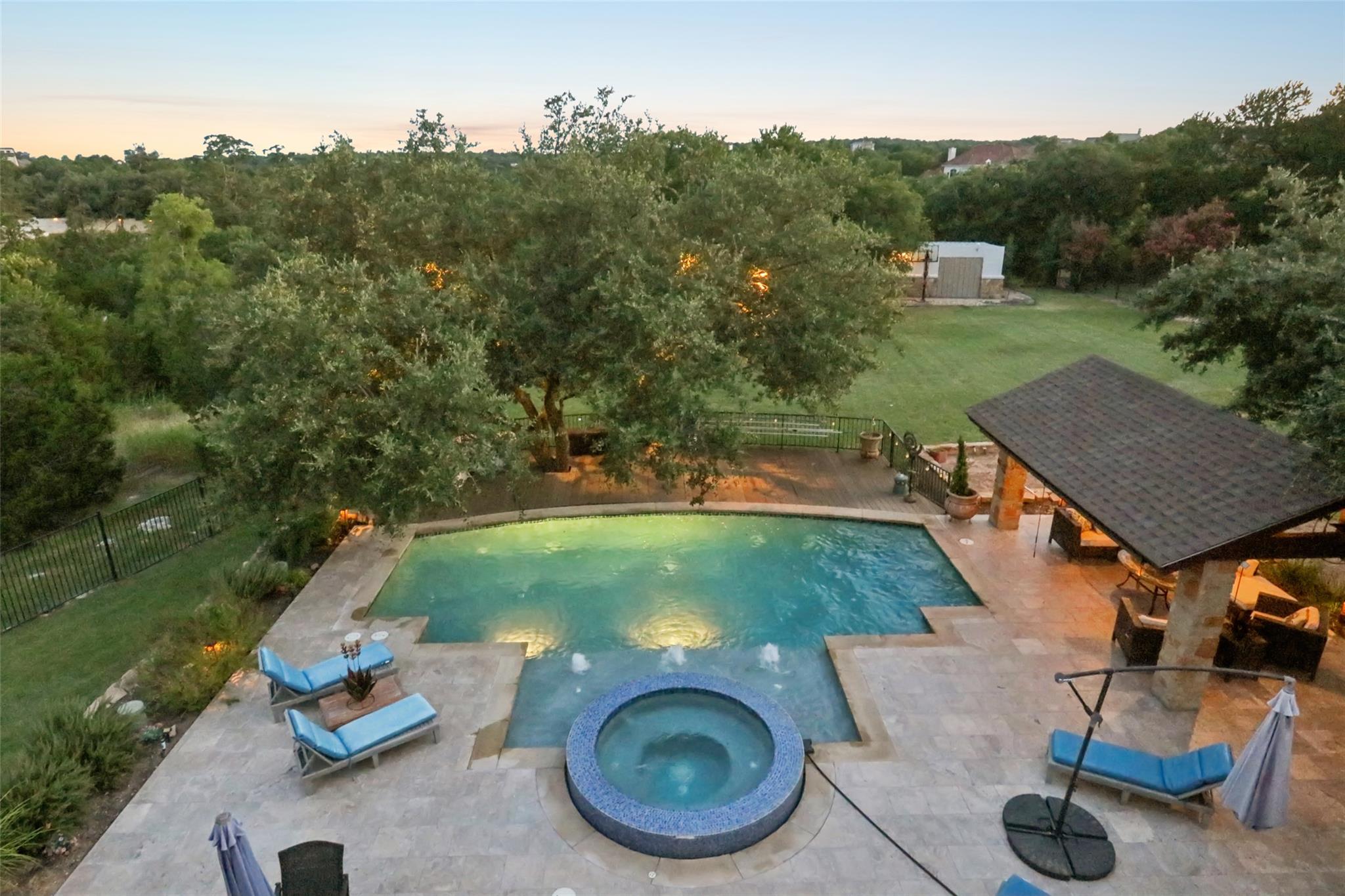 122 Silverstone DR