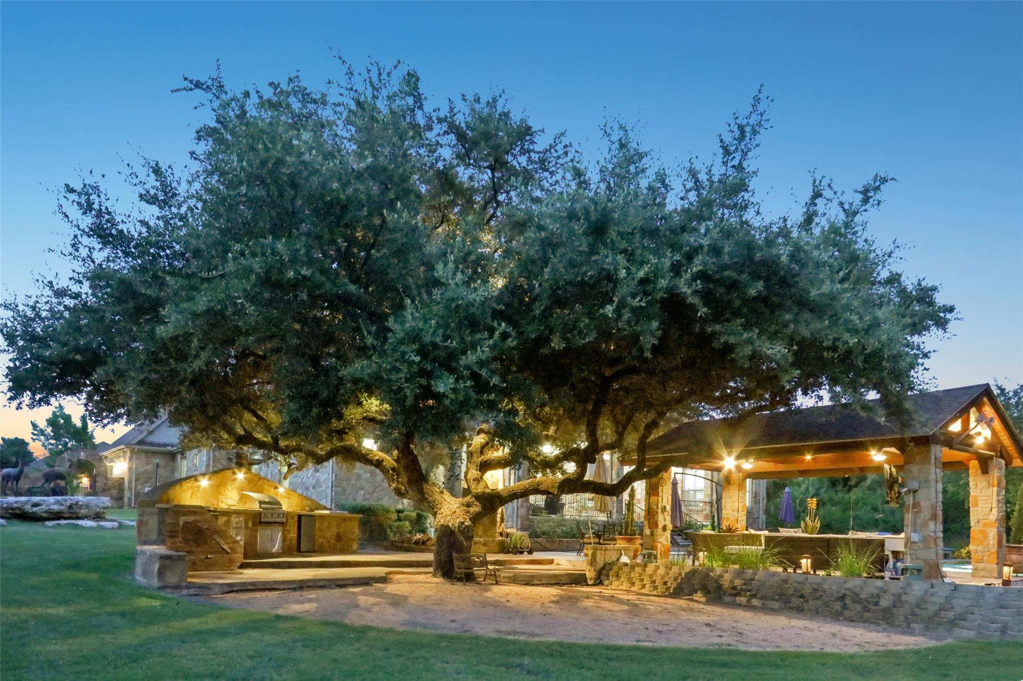122 Silverstone DR