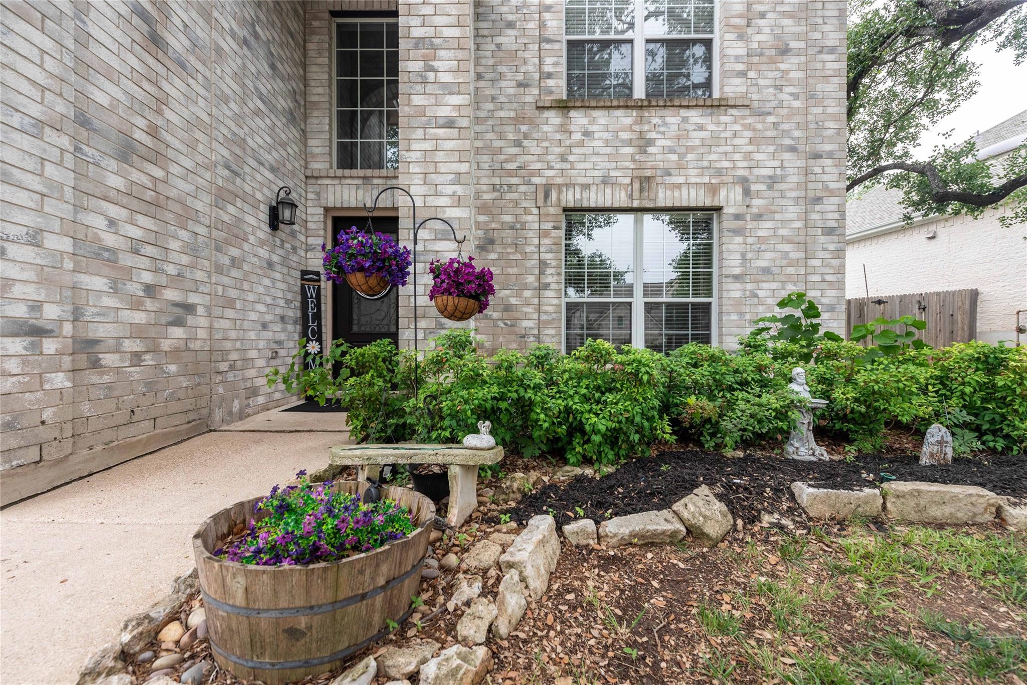 1006 Savanna LN