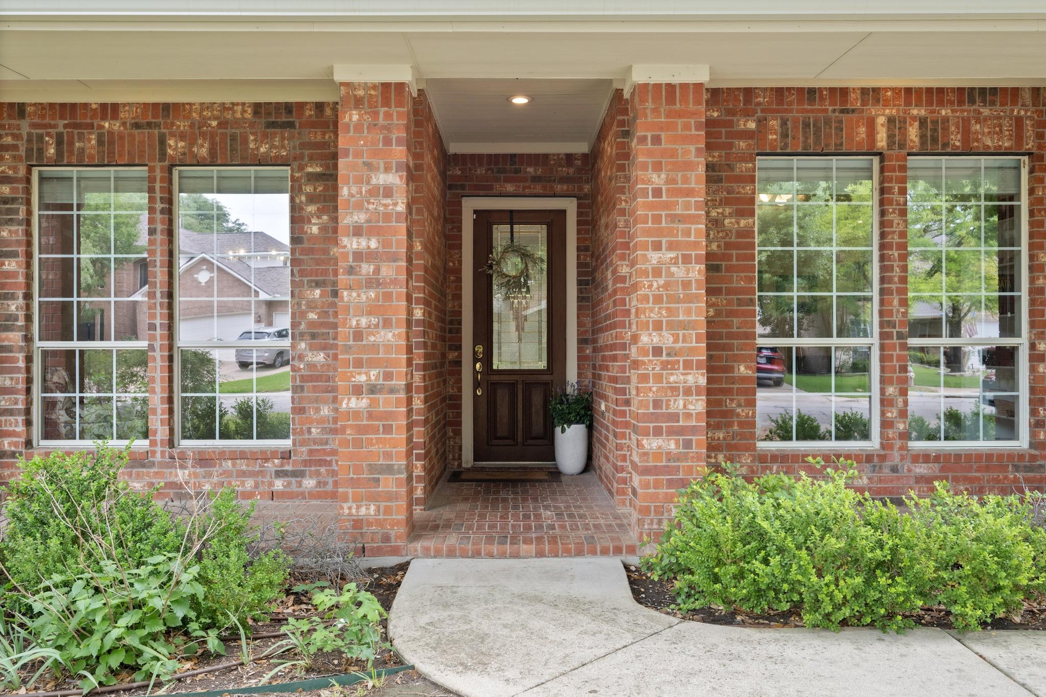 2725 Cedar Springs PL