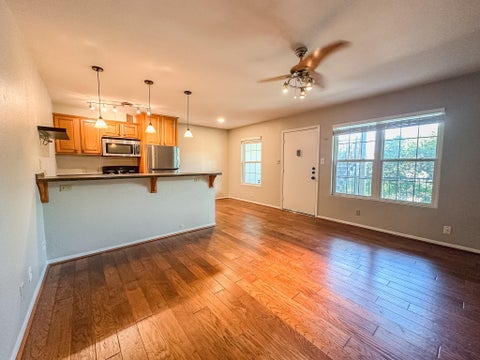Photo of 910 Duncan LN #35, Austin, TX 78705 (MLS # 2139807)