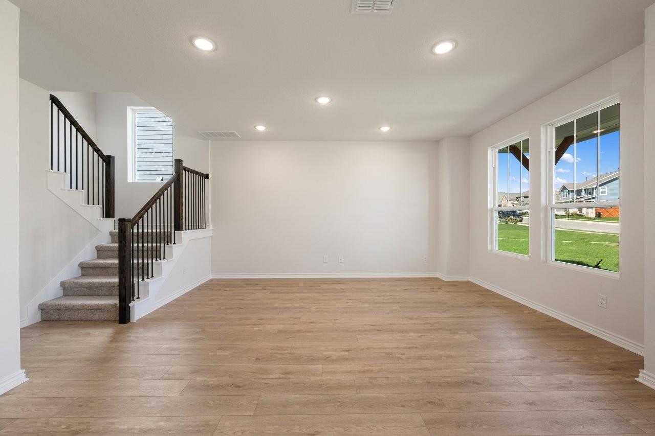 304 Leeland DR