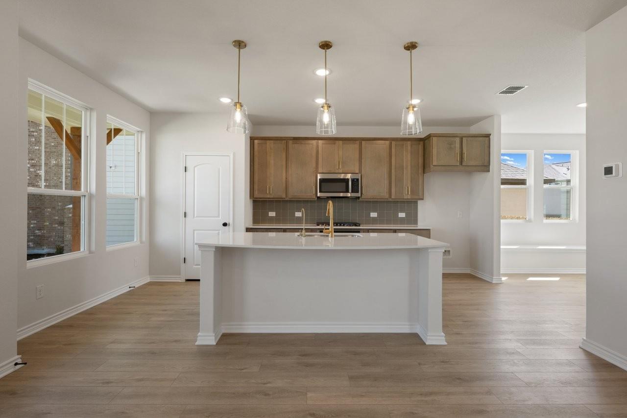 304 Leeland DR