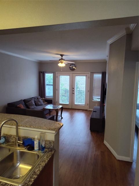 2502 Leon ST 304 Austin TX 78705