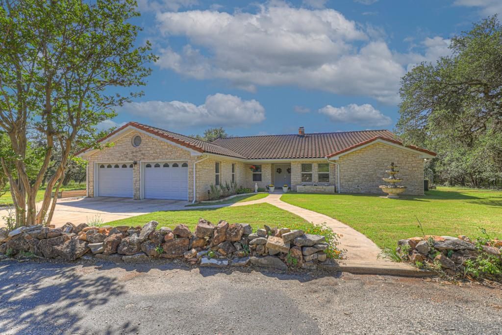 Photo of 830 Palomino LN, San Marcos, TX 78666 (MLS # 8855696)