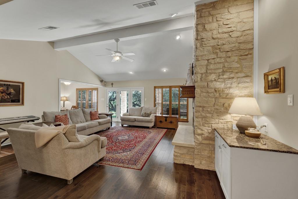830 Palomino LN