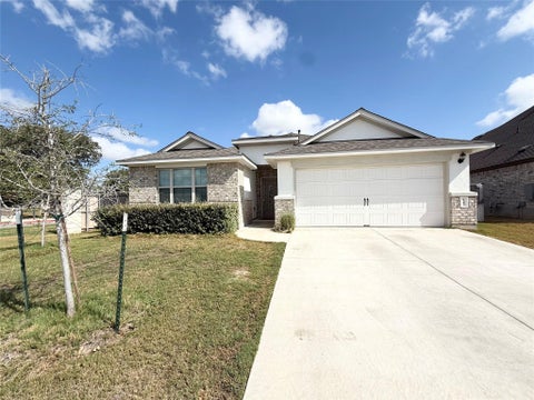 Photo of 142 Periwinkle LN, Bastrop, TX 78602 (MLS # 1963297)