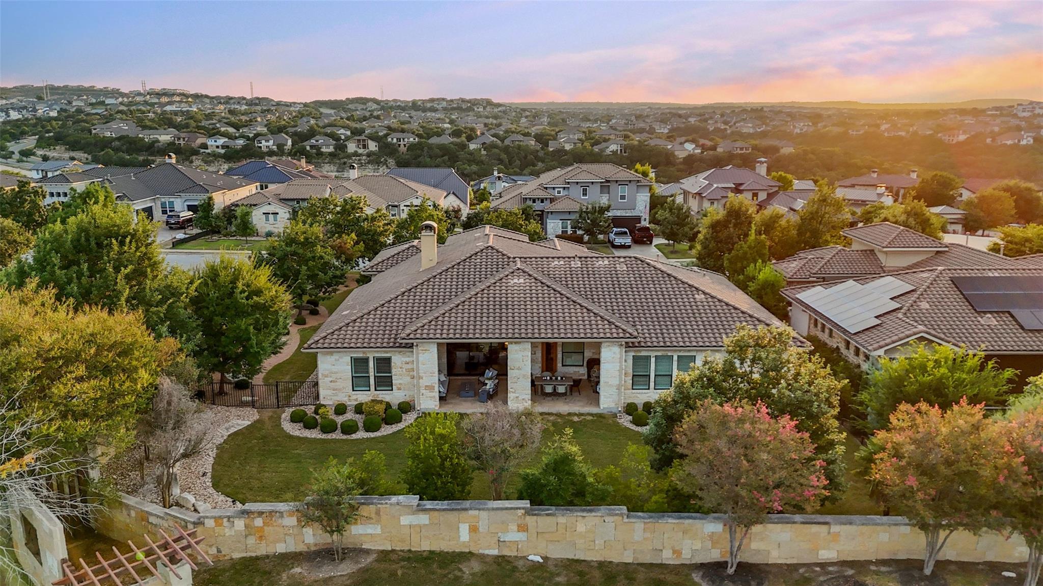 203 Bisset CT