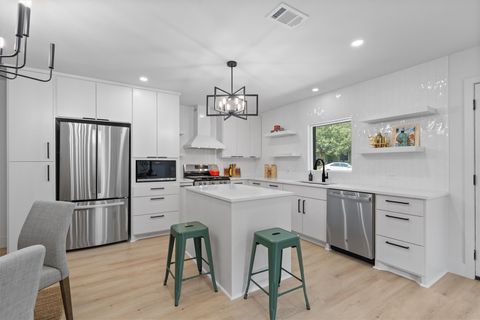 Tiny photo for 903 Cardiff DR, Austin, TX 78745 (MLS # 9975589)