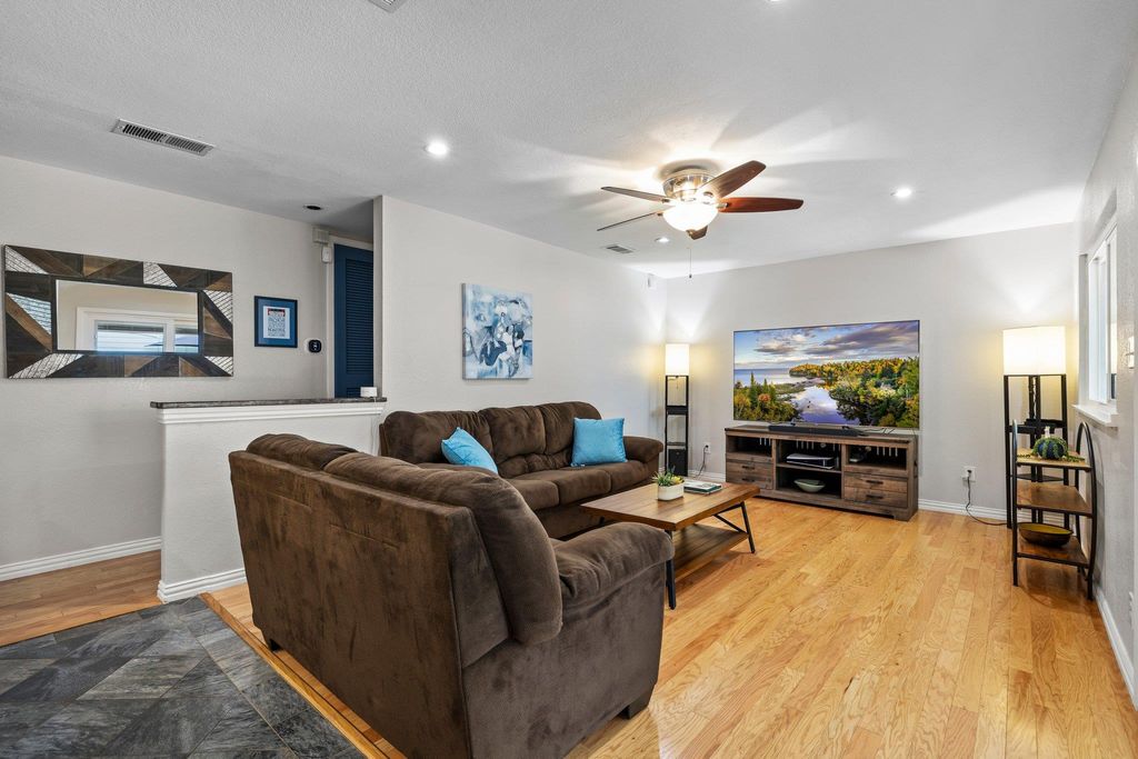 Photo of 504 Heartwood DR, Austin, TX 78745 (MLS # 7054908)