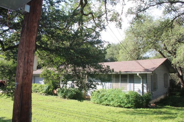 1306 Alamo ST