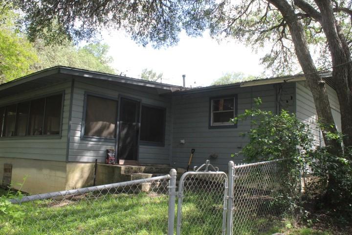 1306 Alamo ST