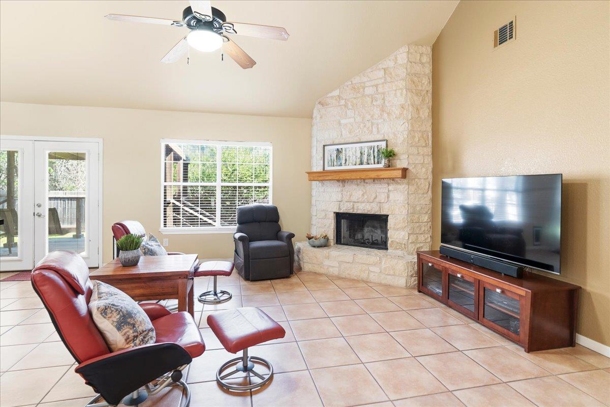 3 Woodlark WAY